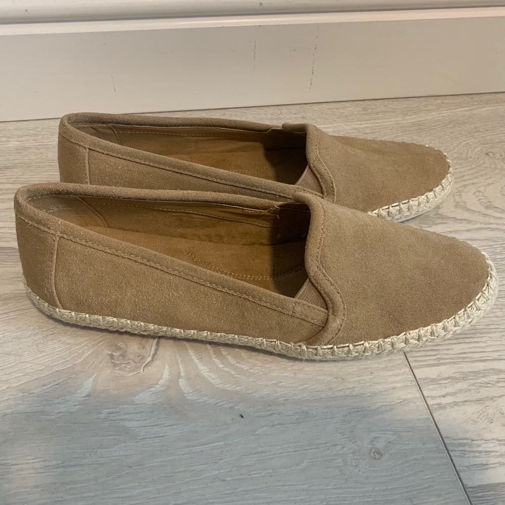 **sold** Aerosoles Tan Flats sz 8